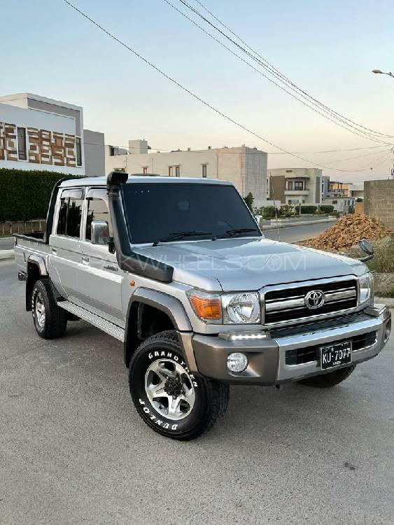 Toyota Land Cruiser 2014 for Sale in Karachi Toyota Land Cruiser 2014 for Sale in Karachi Image-4