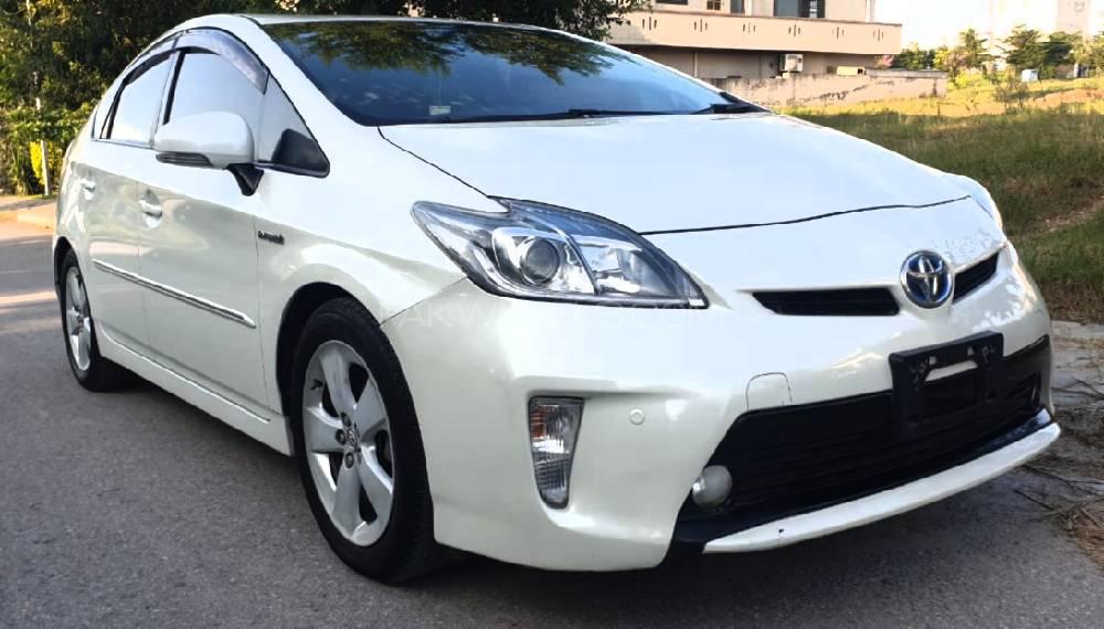 Toyota Prius 2015 for Sale in Islamabad Image-1