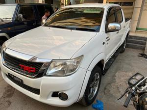 Toyota Hilux - 2012
