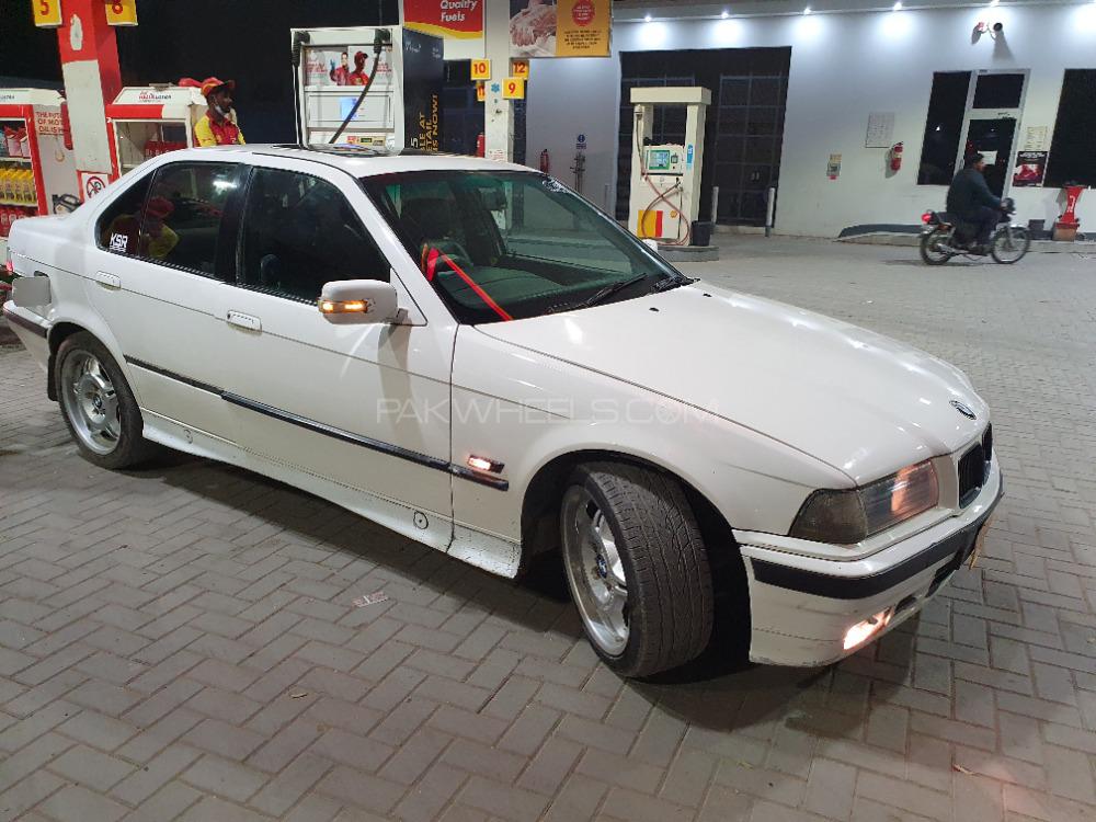 BMW 3 Series - 1994  Image-1