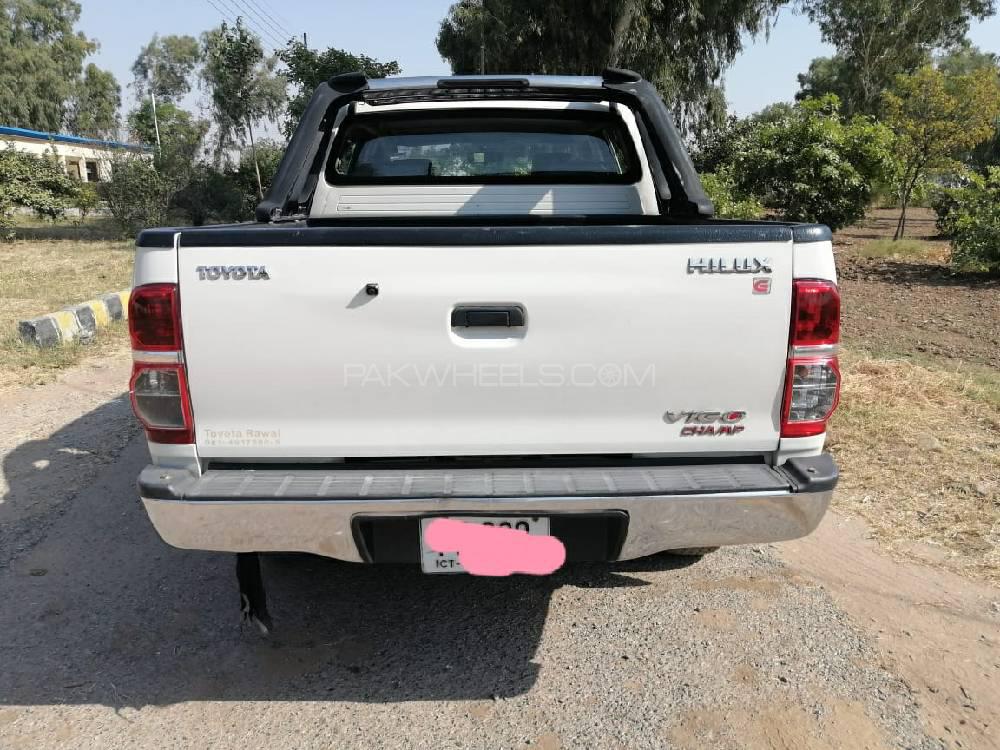 Toyota Hilux 2015 for Sale in Jand Image-1