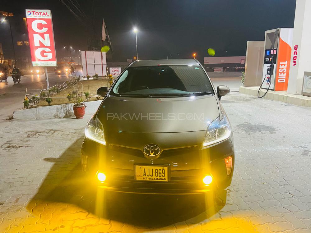 Toyota Prius 2013 for Sale in Peshawar Image-1