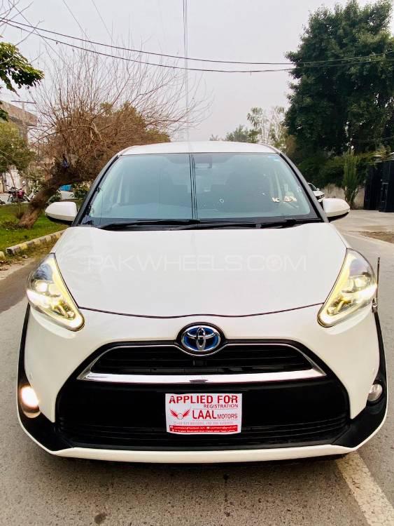 Toyota Sienta 2015 for Sale in Lahore Image-1