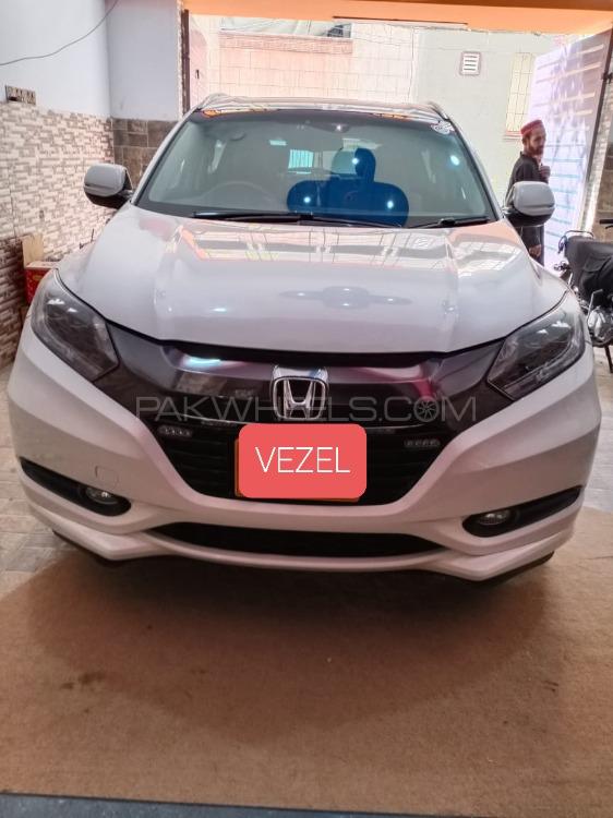 Honda Vezel 2014 for Sale in Karachi Image-1