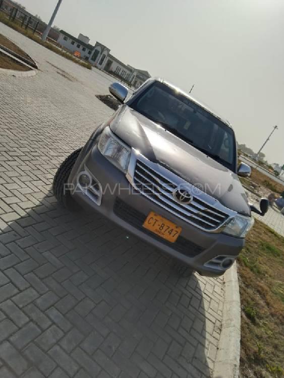 Toyota Hilux 2012 for Sale in Sukkur Image-1