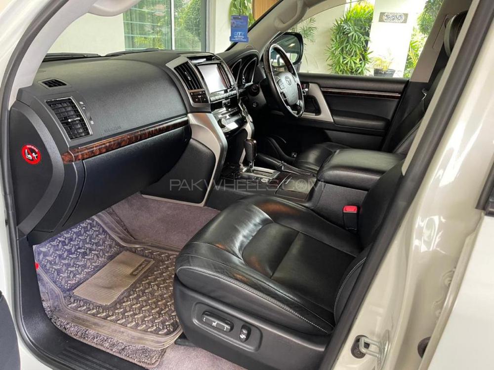 Toyota Land Cruiser 2012 for Sale in Lahore Toyota Land Cruiser 2012 for Sale in Lahore Image-3