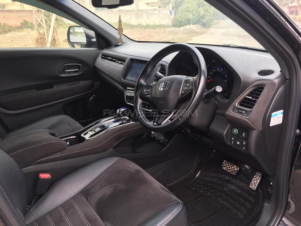 Honda Vezel 2016 for Sale in Lahore Honda Vezel 2016 for Sale in Lahore Image-8