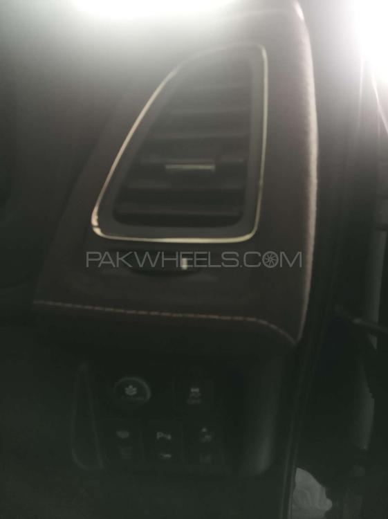 Honda Vezel 2016 for Sale in Gujranwala Honda Vezel 2016 for Sale in Gujranwala Image-9