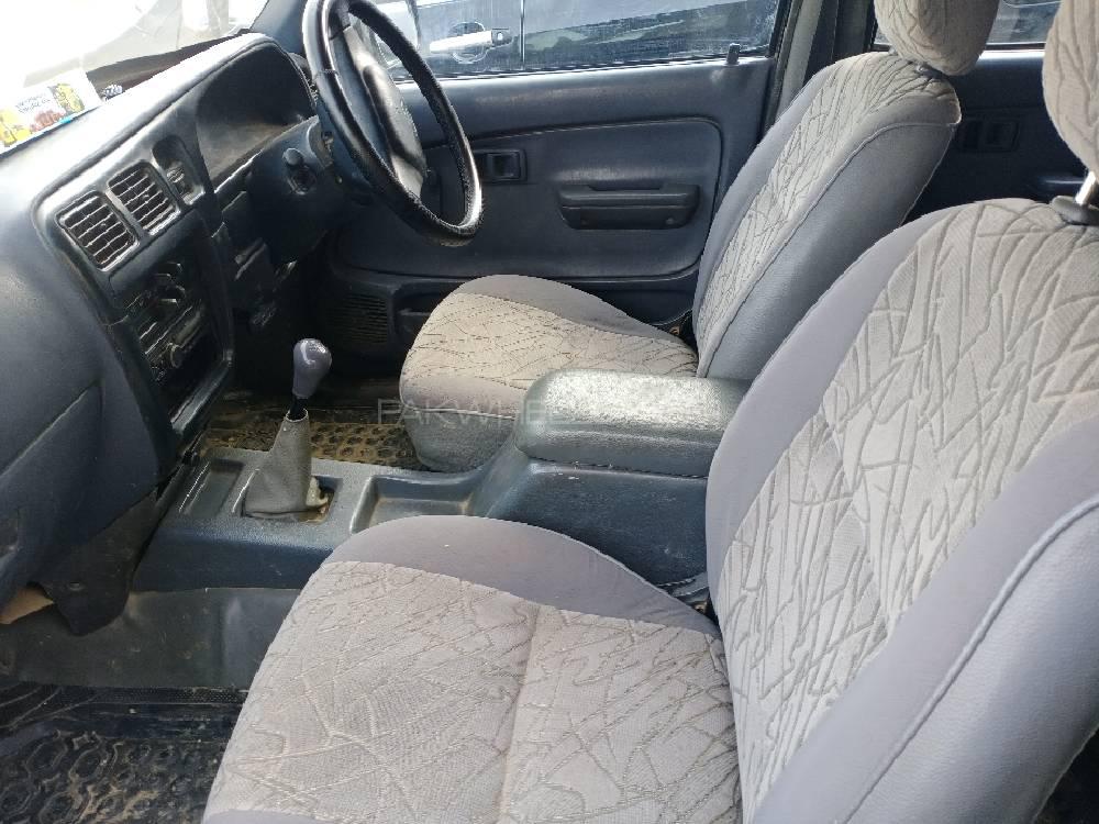 Toyota Pickup 2001 for Sale in Dera ismail khan Toyota Pickup 2001 for Sale in Dera ismail khan Image-2