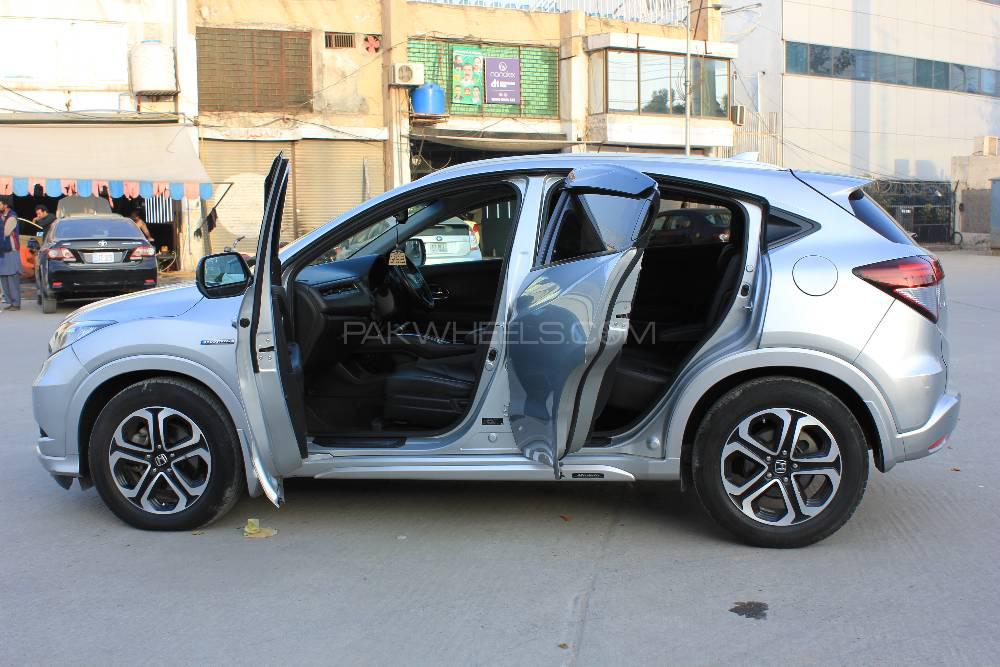 Honda Vezel 2014 for Sale in Islamabad Honda Vezel 2014 for Sale in Islamabad Image-11