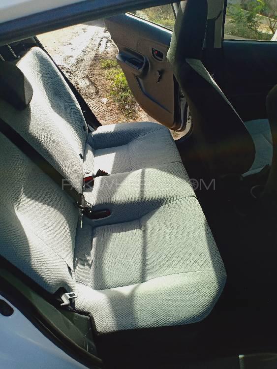 Toyota Aqua 2017 for Sale in Karachi Toyota Aqua 2017 for Sale in Karachi Image-8