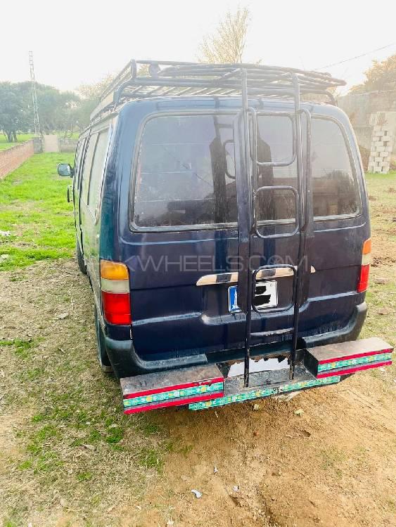 Toyota Hiace 2004 for Sale in Gujrat Image-1