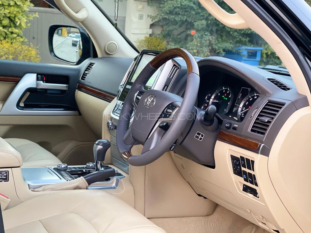 Toyota Land Cruiser 2016 for Sale in Islamabad Toyota Land Cruiser 2016 for Sale in Islamabad Image-10