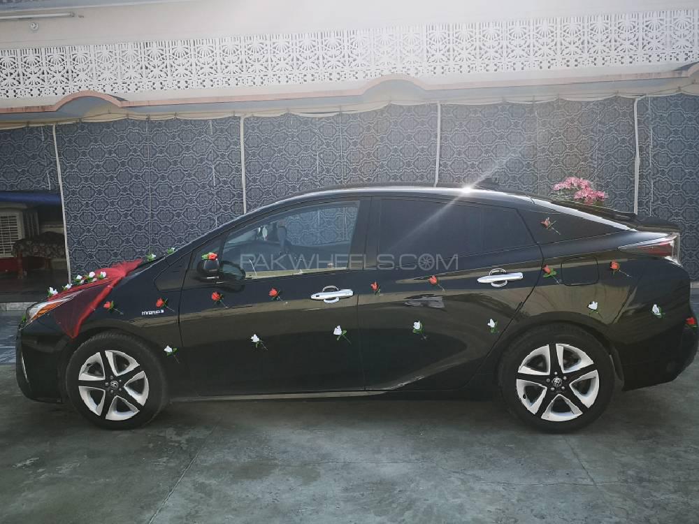 Toyota Prius 2018 for Sale in Attock Toyota Prius 2018 for Sale in Attock Image-9