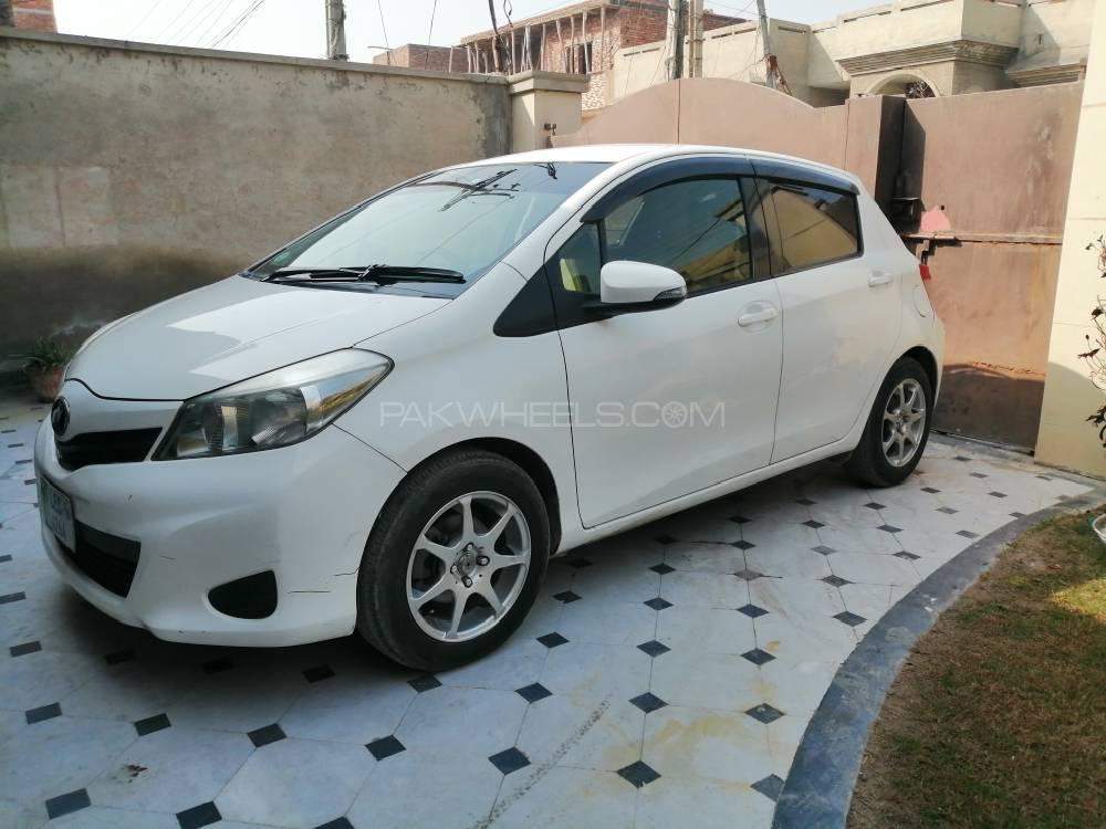 Toyota Vitz 2012 for Sale in Faisalabad Image-1