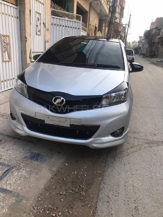 Toyota Vitz 2014 for Sale in Peshawar Image-1