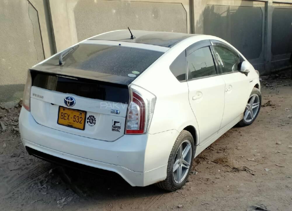 Toyota Prius Alpha S 2012 for sale in Karachi | PakWheels