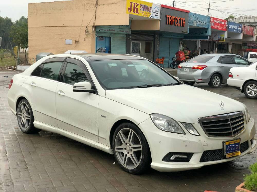 مرسڈیز بینز ای کلاس 2011 for Sale in اسلام آباد مرسڈیز بینز ای کلاس 2011 for Sale in اسلام آباد Image-3