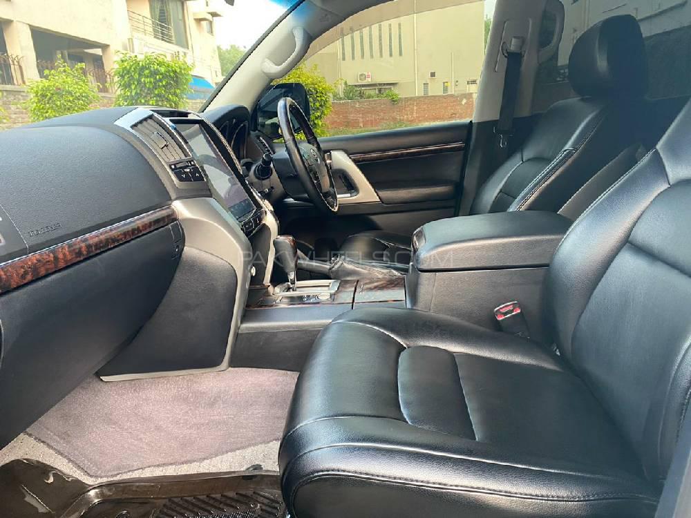 Toyota Land Cruiser 2012 for Sale in Gujrat Toyota Land Cruiser 2012 for Sale in Gujrat Image-5