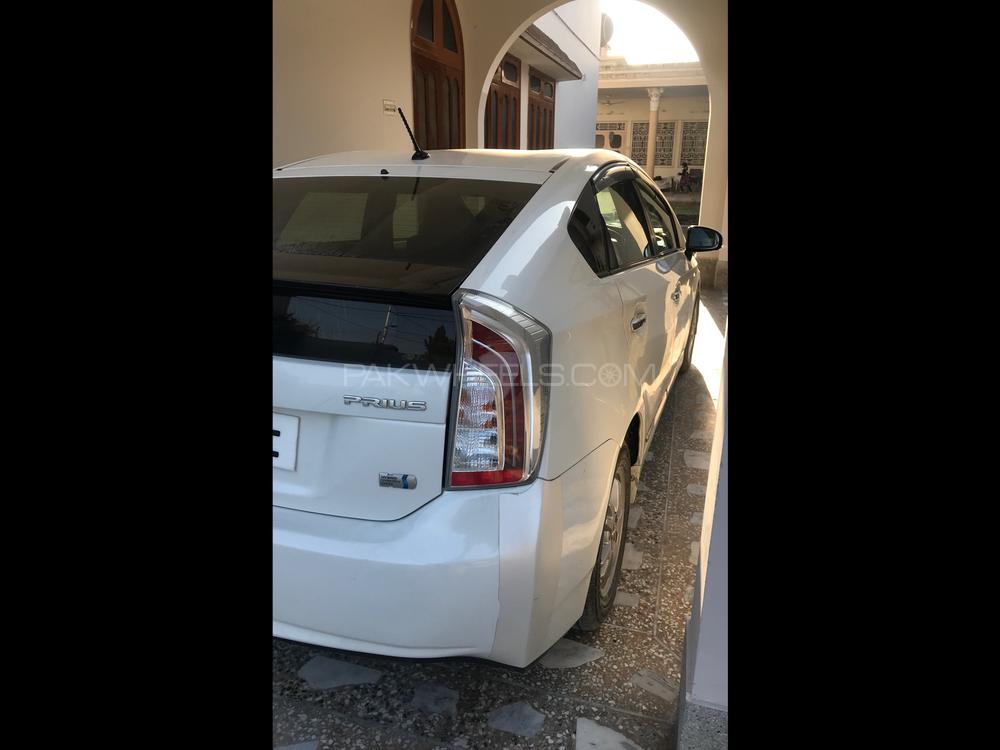 Toyota Prius 2010 for Sale in Haripur Image-1