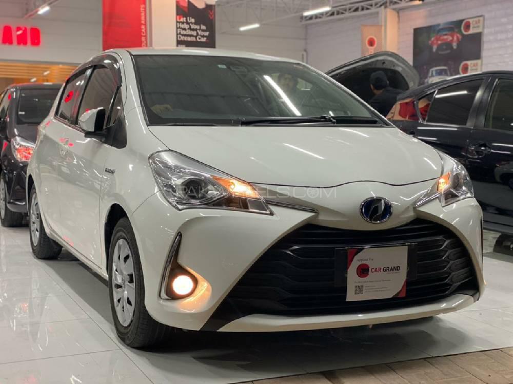 Toyota Vitz Hybrid F 1.5 2017 For Sale In Peshawar | PakWheels