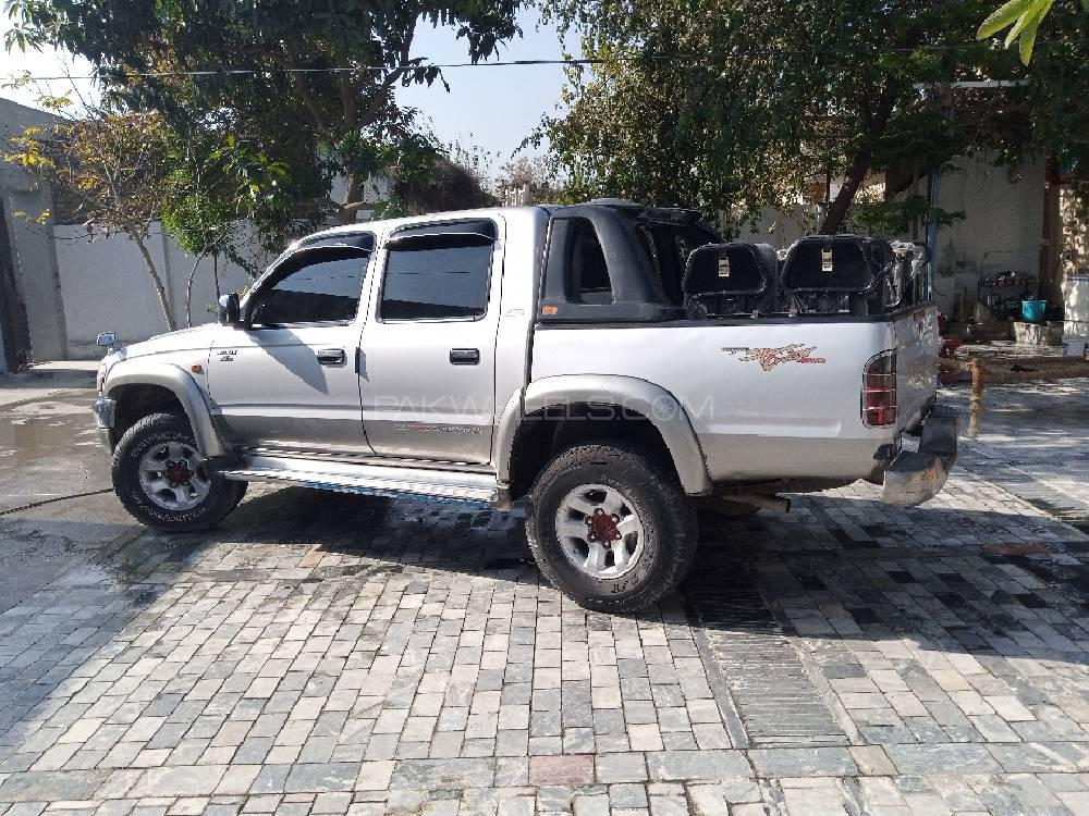 ٹویوٹا ہائیلکس 2002 for Sale in صوابی ٹویوٹا ہائیلکس 2002 for Sale in صوابی Image-12