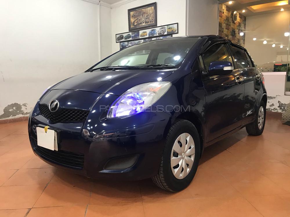 Toyota Vitz 2009 for Sale in Multan Image-1