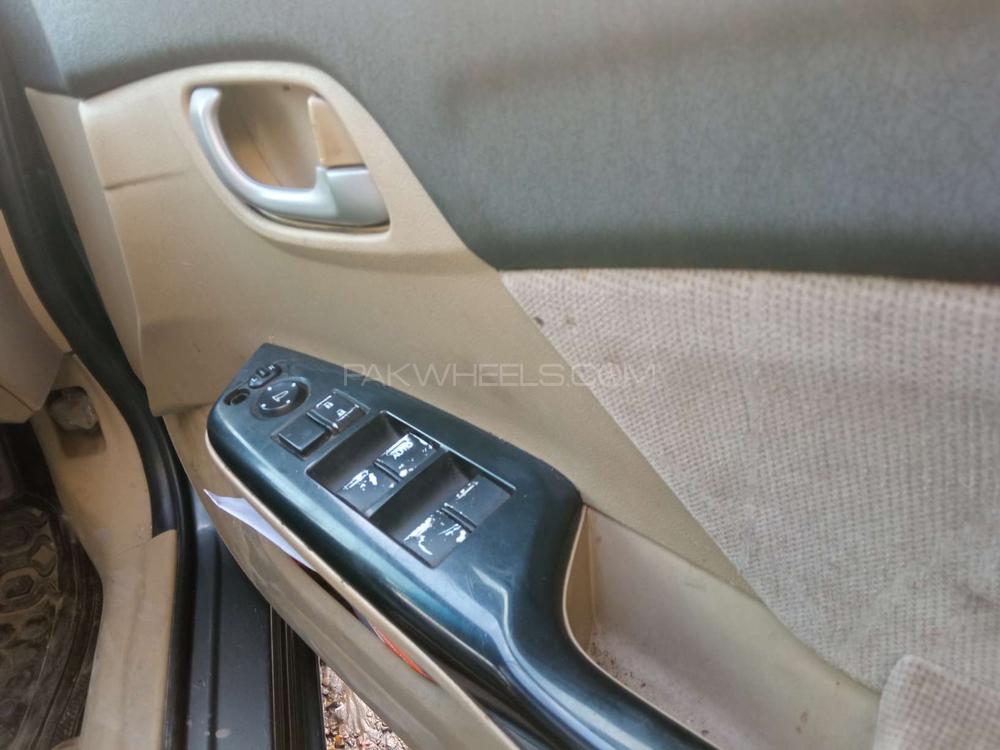 Honda Civic 2014 for Sale in Lahore Honda Civic 2014 for Sale in Lahore Image-4
