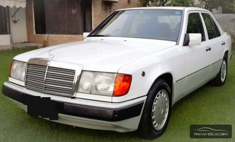 Mercedes Benz E Class 1990 for Sale in Lahore Image-1