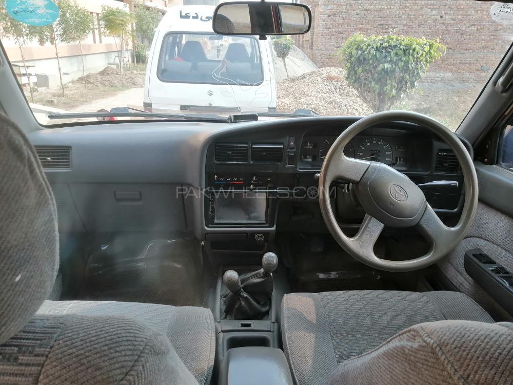 Toyota Hilux 1995 for Sale in Jhang Toyota Hilux 1995 for Sale in Jhang Image-14