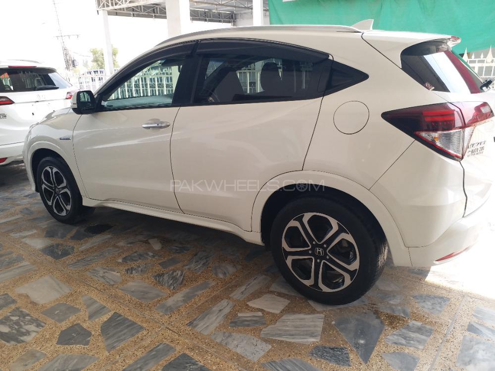 Honda Vezel 2016 for Sale in Multan Image-1