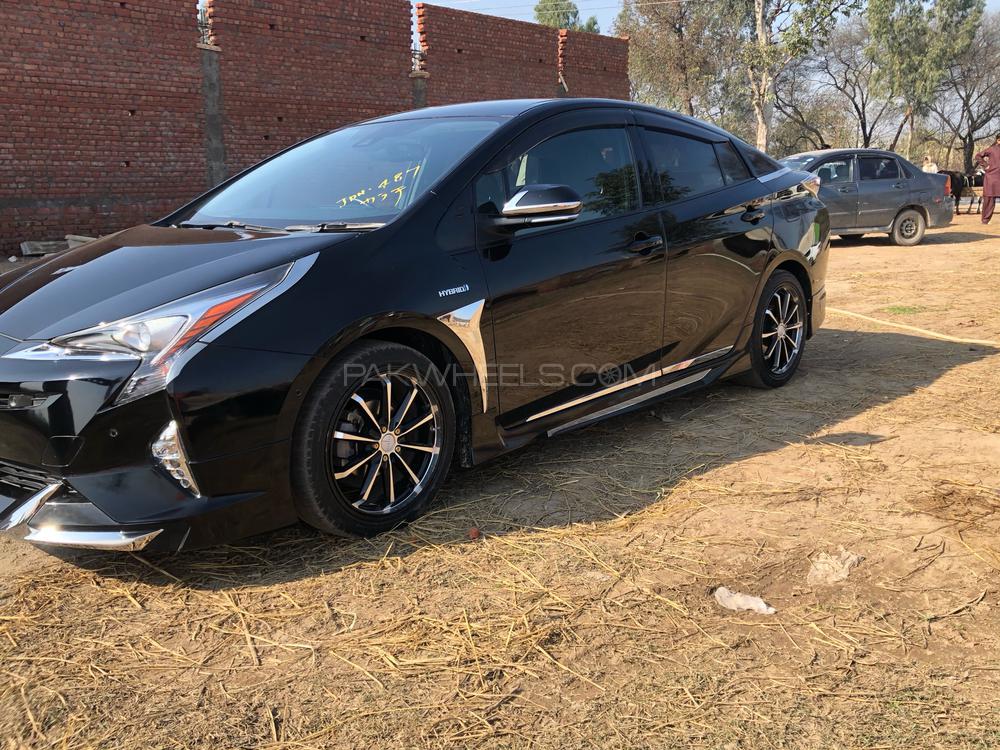 Toyota Prius 2017 for Sale in Sialkot Image-1