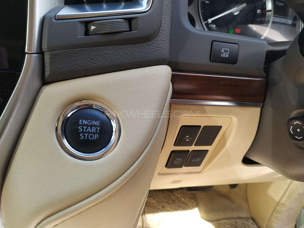 Toyota Land Cruiser 2016 for Sale in Karachi Toyota Land Cruiser 2016 for Sale in Karachi Image-8