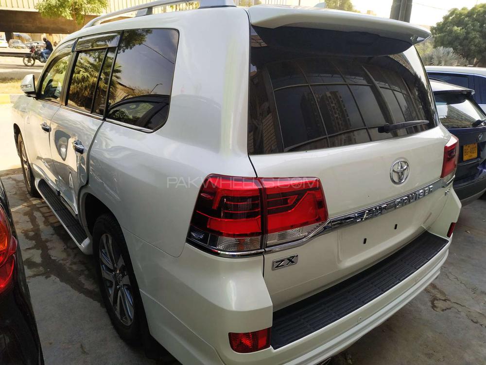 Toyota Land Cruiser 2016 for Sale in Karachi Toyota Land Cruiser 2016 for Sale in Karachi Image-16