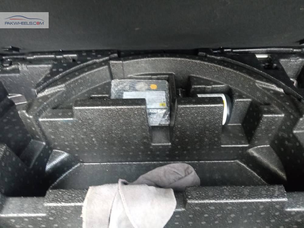 ٹویوٹا سی-ایچ آر 2018 for Sale in اسلام آباد ٹویوٹا سی-ایچ آر 2018 for Sale in اسلام آباد Image-11