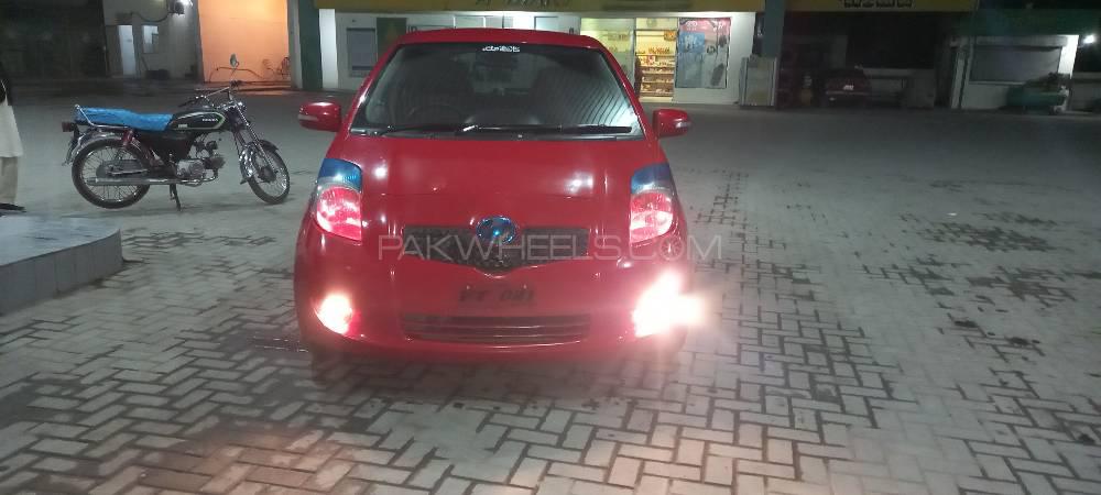 Toyota Vitz 2007 for Sale in Nowshera Image-1