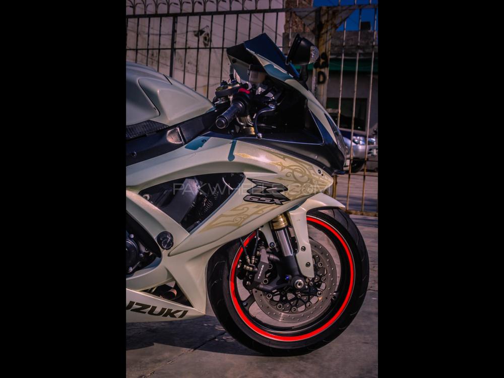 سوزوکی GSX-R600 2009 for Sale سوزوکی GSX-R600 2009 for Sale Image-7