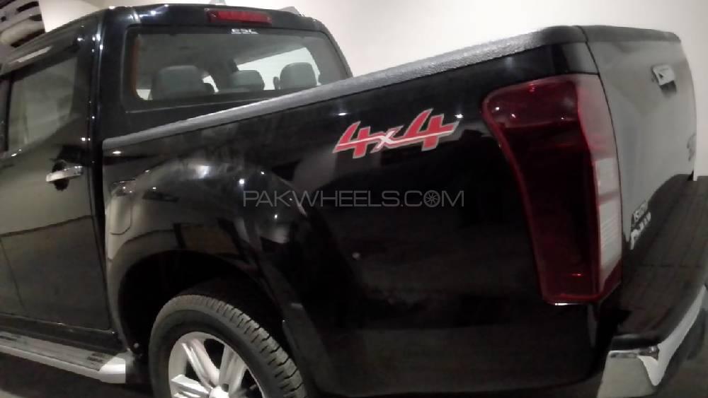 Isuzu D-Max 2020 for Sale in Karachi Isuzu D-Max 2020 for Sale in Karachi Image-10