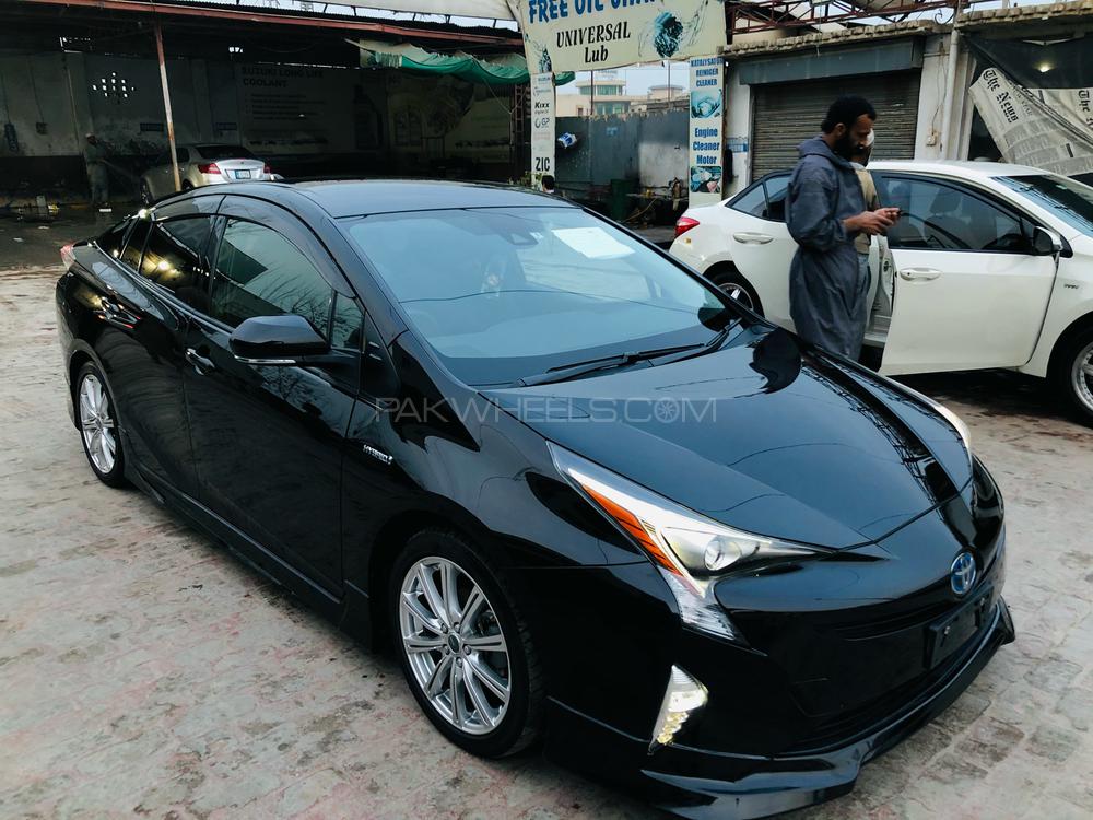 Toyota Prius 2017 for Sale in Peshawar Image-1