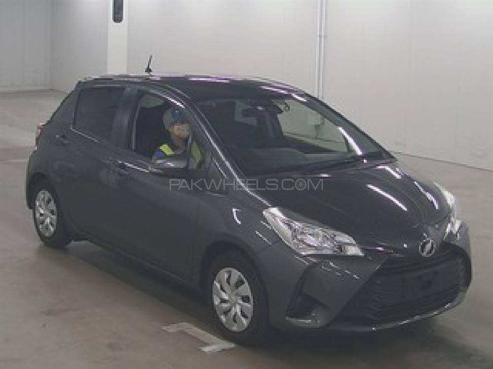 Toyota Vitz 2017 for Sale in Lahore Image-1