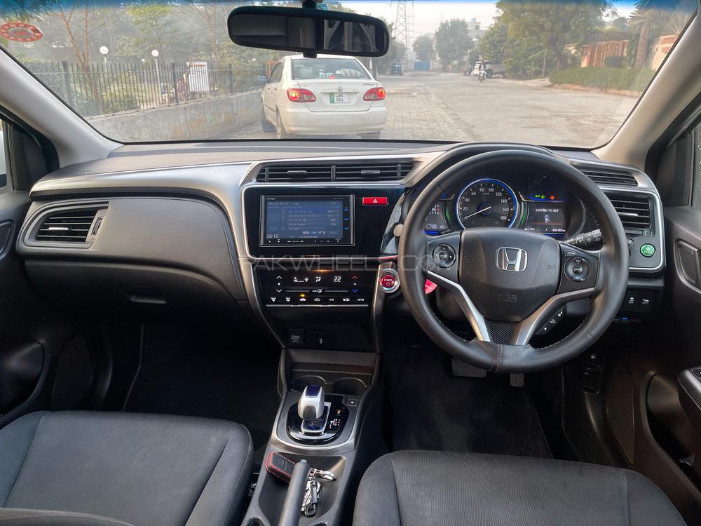 ہونڈا گریس ہائبرڈ 2015 for Sale in فیصل آباد ہونڈا گریس ہائبرڈ 2015 for Sale in فیصل آباد Image-7