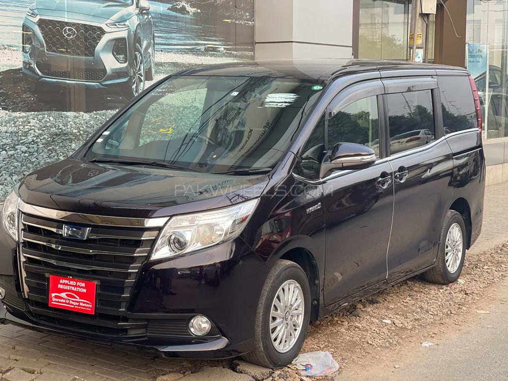Toyota Noah 2015 for Sale in Lahore Toyota Noah 2015 for Sale in Lahore Image-2