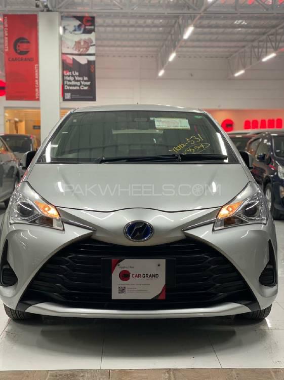 Toyota Vitz 2017 for Sale in Peshawar Image-1