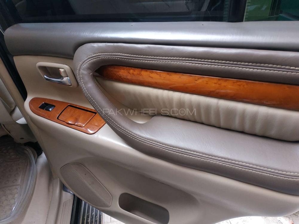 Toyota Land Cruiser 2004 for Sale in Islamabad Toyota Land Cruiser 2004 for Sale in Islamabad Image-11