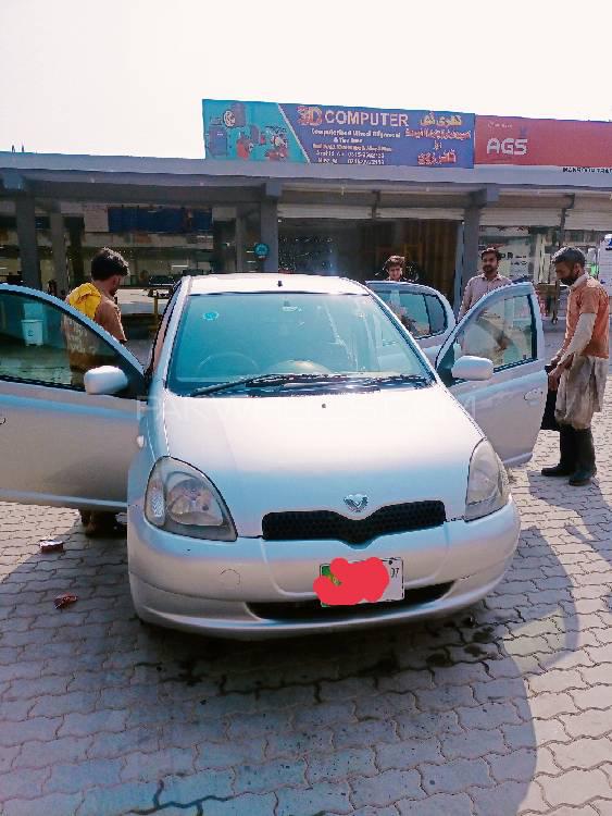 Toyota Vitz 2001 for Sale in Mardan Image-1
