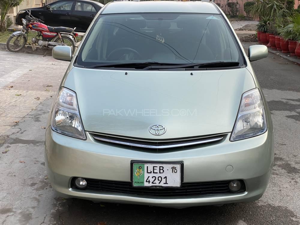 Toyota Prius 2007 for Sale in Lahore Image-1