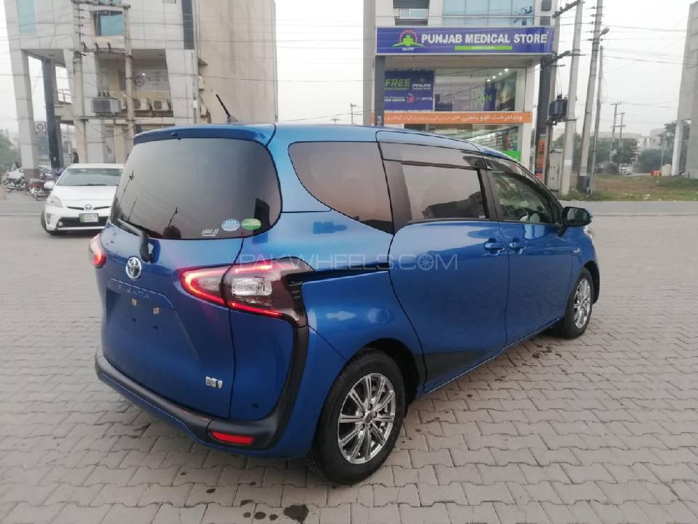 Toyota Sienta 2017 for Sale in Lahore Toyota Sienta 2017 for Sale in Lahore Image-2