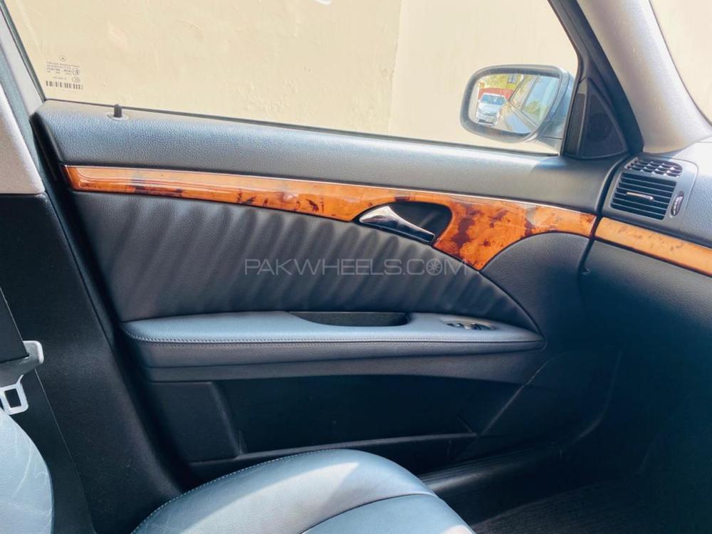 Mercedes Benz E Class 2008 for Sale in Lahore Mercedes Benz E Class 2008 for Sale in Lahore Image-17