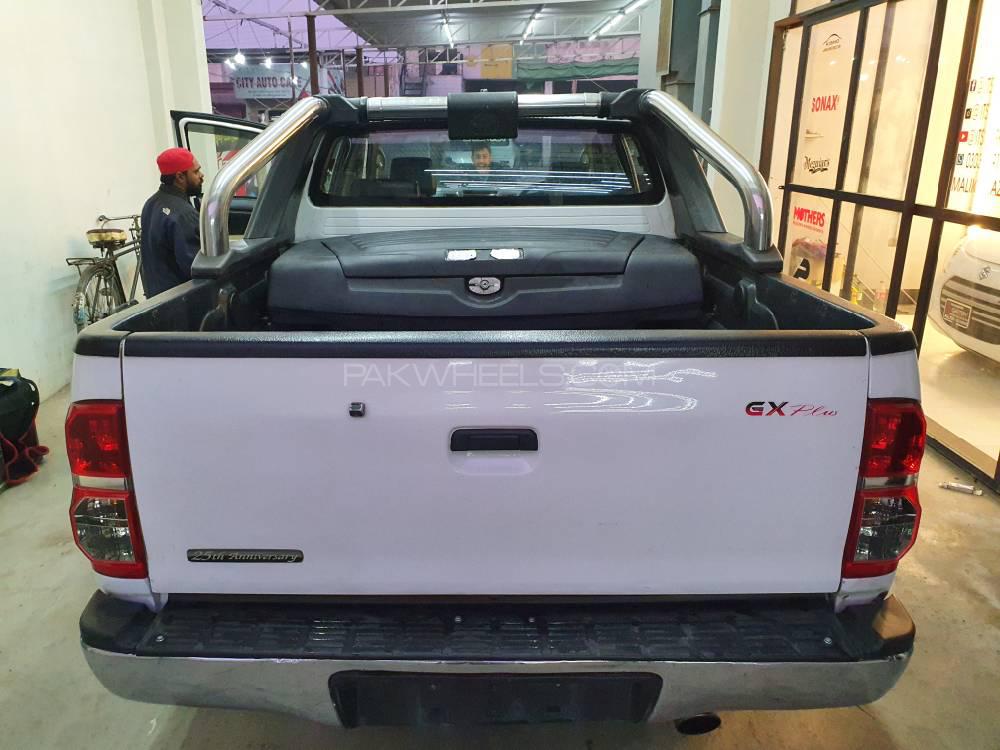 Toyota Hilux 2016 for Sale in Multan Toyota Hilux 2016 for Sale in Multan Image-3