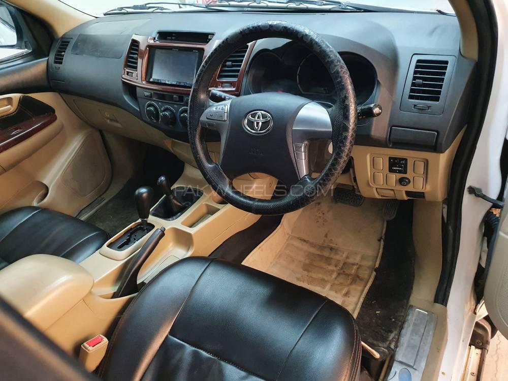 Toyota Hilux 2016 for Sale in Multan Toyota Hilux 2016 for Sale in Multan Image-6